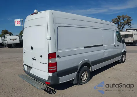 2016 Mercedes-Benz Sprinter 2500 High Roof из США, поврежденный, VIN WD3PE8DD6GP245621